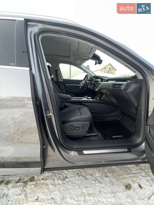 Внедорожник / Кроссовер Audi e-tron 2020 в Львове