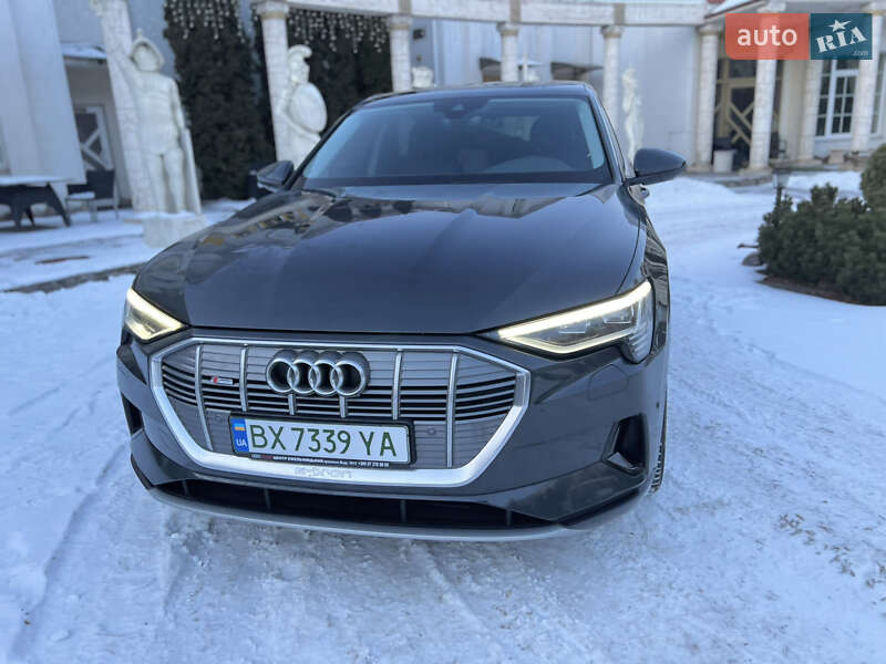 Позашляховик / Кросовер Audi e-tron 2022 в Хмельницькому