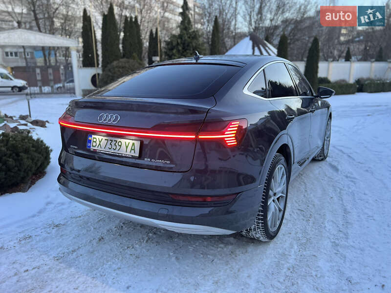 Позашляховик / Кросовер Audi e-tron 2022 в Хмельницькому