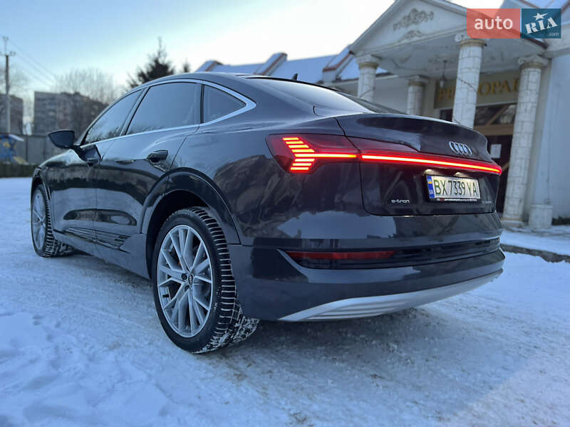 Позашляховик / Кросовер Audi e-tron 2022 в Хмельницькому