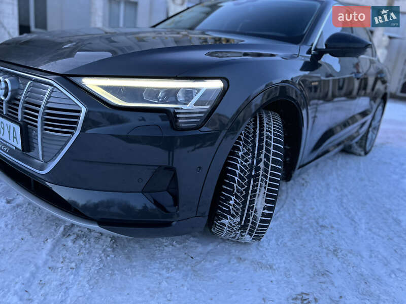 Позашляховик / Кросовер Audi e-tron 2022 в Хмельницькому
