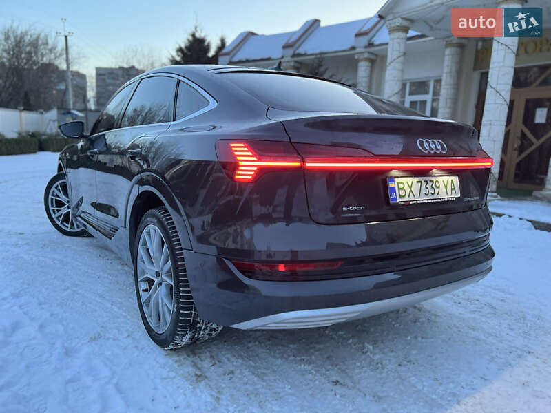 Позашляховик / Кросовер Audi e-tron 2022 в Хмельницькому