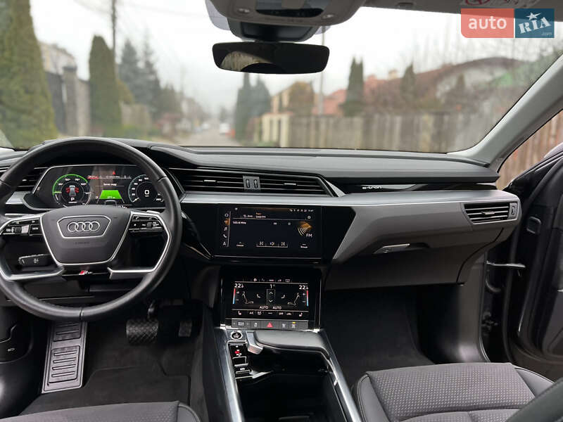 Позашляховик / Кросовер Audi e-tron 2022 в Хмельницькому
