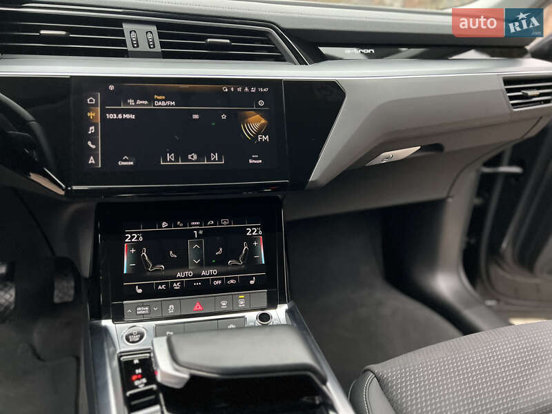 Позашляховик / Кросовер Audi e-tron 2022 в Хмельницькому