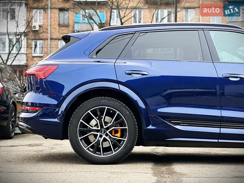 Внедорожник / Кроссовер Audi e-tron 2021 в Киеве
