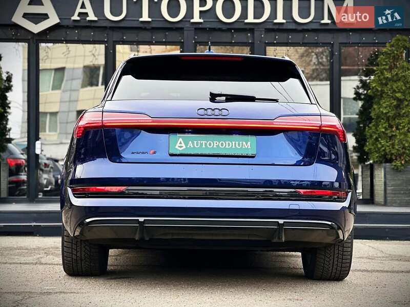 Внедорожник / Кроссовер Audi e-tron 2021 в Киеве