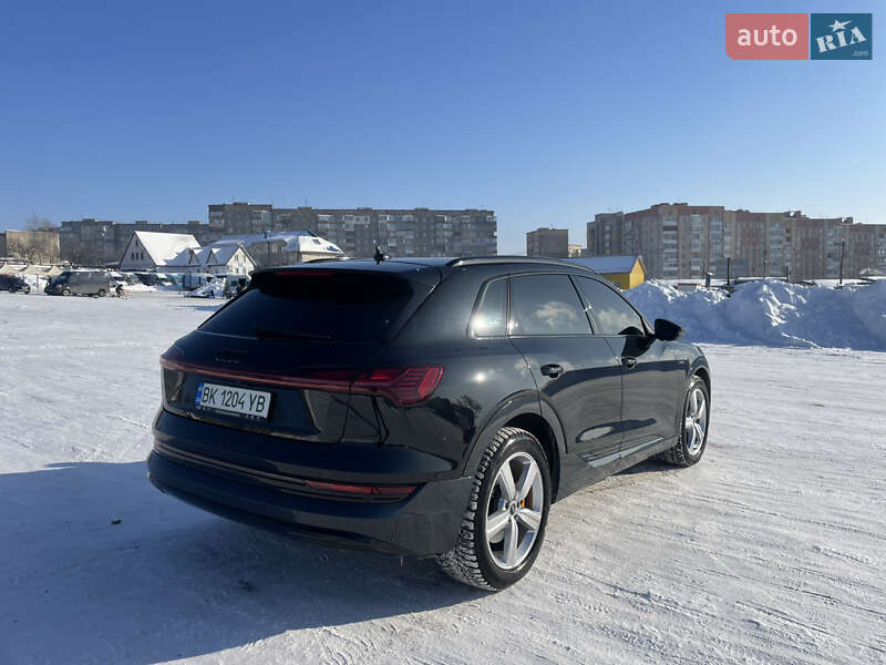 Внедорожник / Кроссовер Audi e-tron 2021 в Ровно