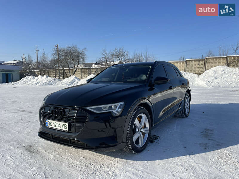 Внедорожник / Кроссовер Audi e-tron 2021 в Ровно
