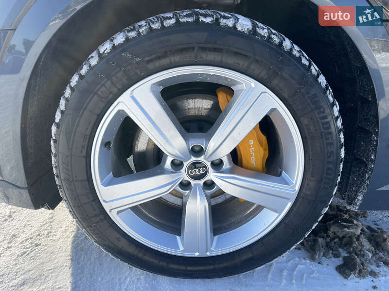 Внедорожник / Кроссовер Audi e-tron 2021 в Ровно