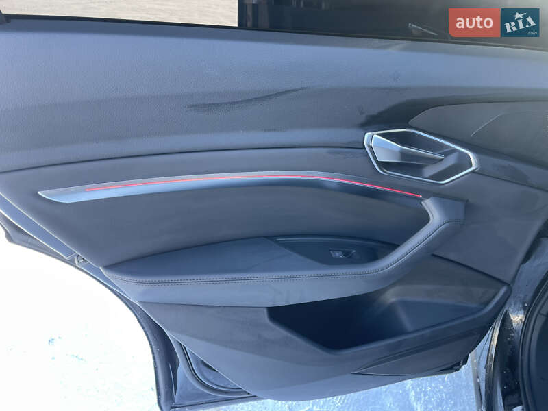 Внедорожник / Кроссовер Audi e-tron 2021 в Ровно