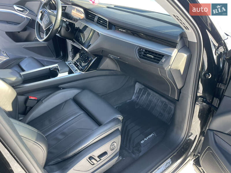 Внедорожник / Кроссовер Audi e-tron 2021 в Ровно