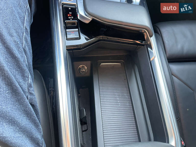 Внедорожник / Кроссовер Audi e-tron 2021 в Ровно