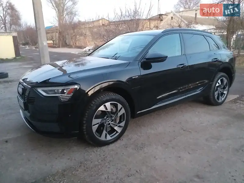 Audi e-tron