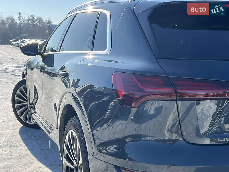 Внедорожник / Кроссовер Audi e-tron 2022 в Луцке