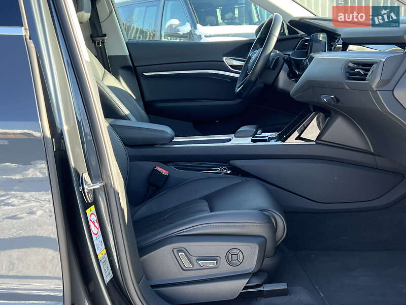 Внедорожник / Кроссовер Audi e-tron 2022 в Луцке