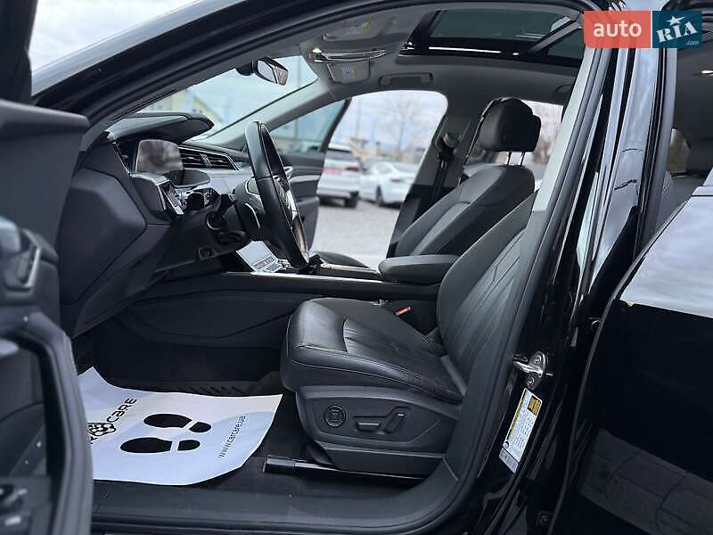 Позашляховик / Кросовер Audi e-tron 2021 в Львові
