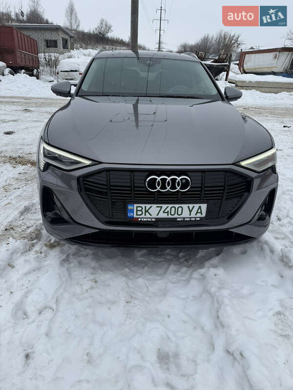 Позашляховик / Кросовер Audi e-tron 2019 в Рівному фото 2 Позашляховик / Кросовер Audi e-tron 2019 в Рівному
