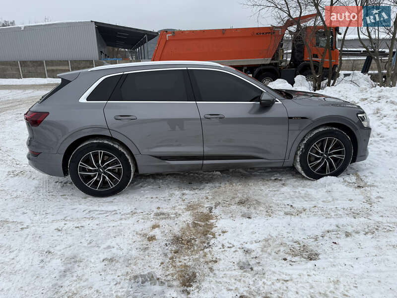 Позашляховик / Кросовер Audi e-tron 2019 в Рівному фото 8 Позашляховик / Кросовер Audi e-tron 2019 в Рівному