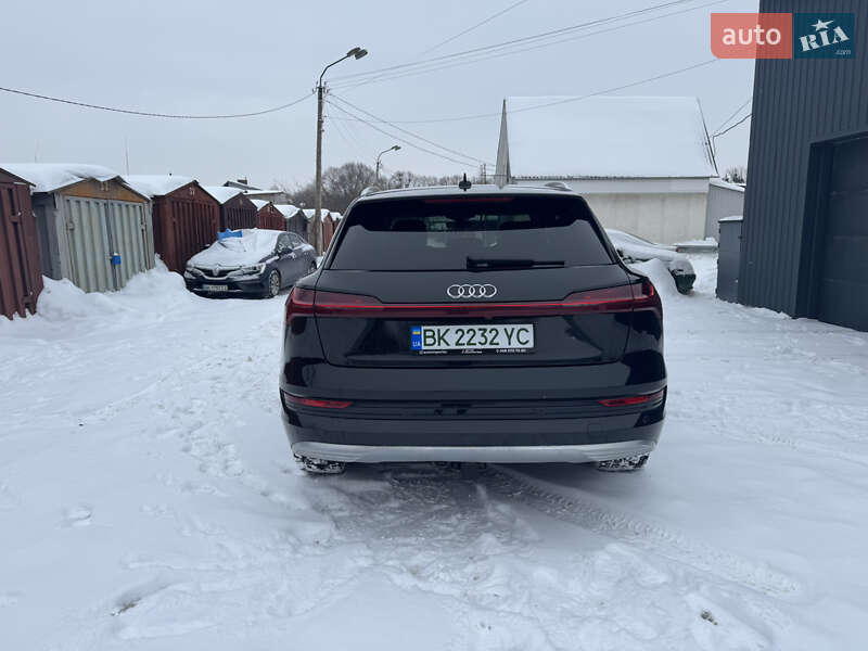 Внедорожник / Кроссовер Audi e-tron 2019 в Ровно