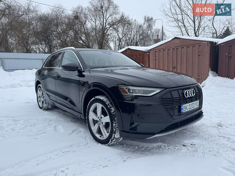 Внедорожник / Кроссовер Audi e-tron 2019 в Ровно