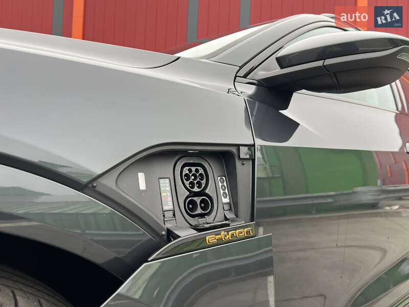 Внедорожник / Кроссовер Audi e-tron 2022 в Киеве фото 12 Внедорожник / Кроссовер Audi e-tron 2022 в Киеве