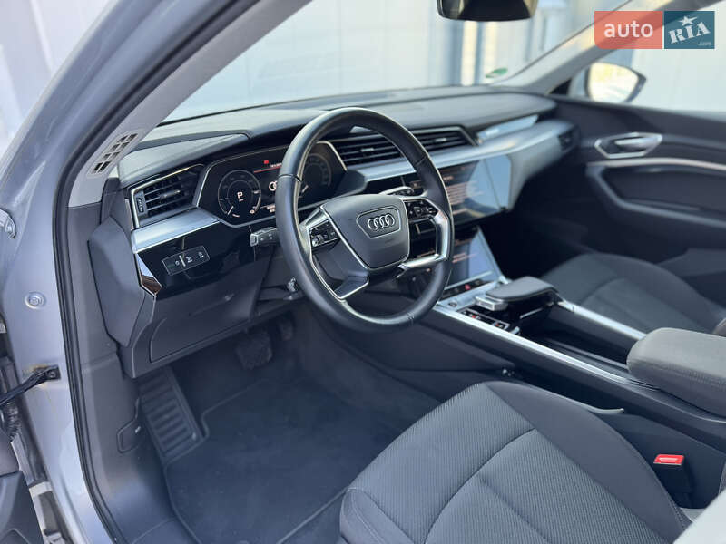 Внедорожник / Кроссовер Audi e-tron 2021 в Киеве