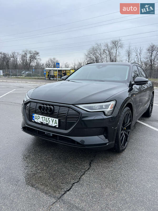 Внедорожник / Кроссовер Audi e-tron 2019 в Днепре фото 2 Внедорожник / Кроссовер Audi e-tron 2019 в Днепре