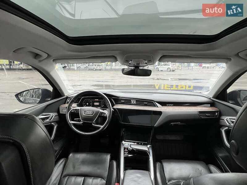 Внедорожник / Кроссовер Audi e-tron 2019 в Днепре фото 8 Внедорожник / Кроссовер Audi e-tron 2019 в Днепре