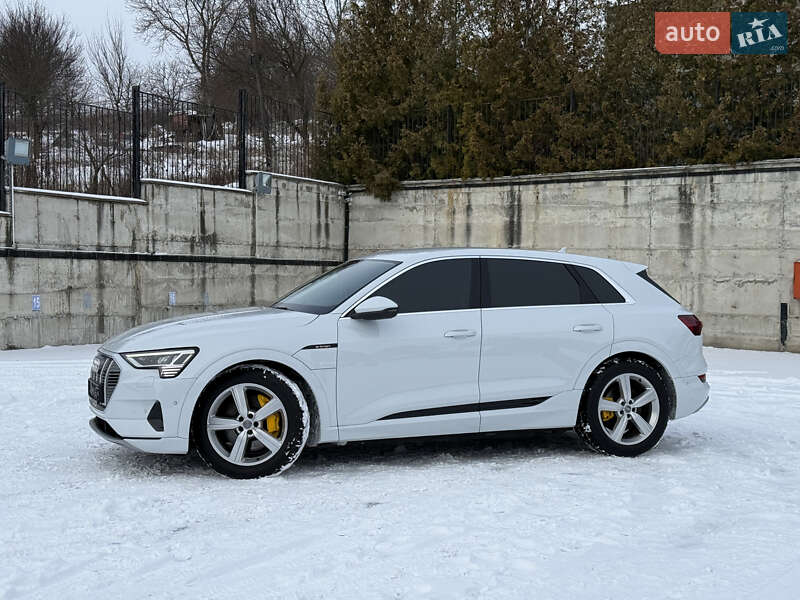 Внедорожник / Кроссовер Audi e-tron 2021 в Ровно