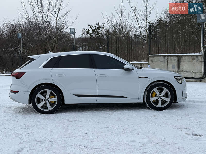 Внедорожник / Кроссовер Audi e-tron 2021 в Ровно