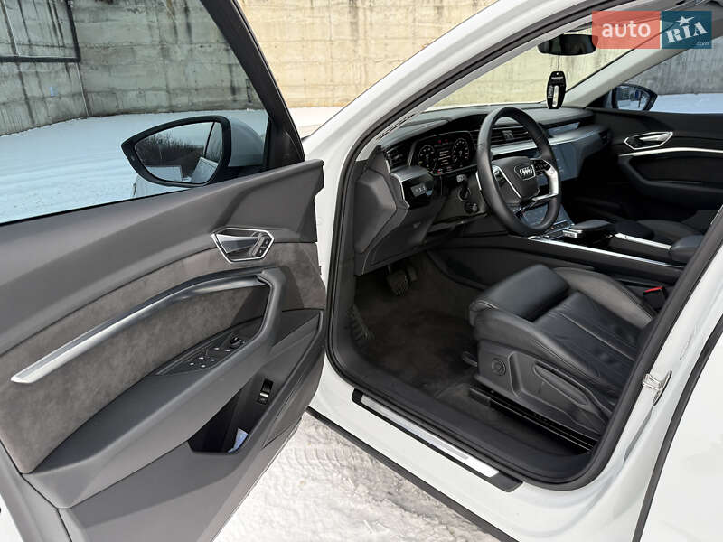 Внедорожник / Кроссовер Audi e-tron 2021 в Ровно