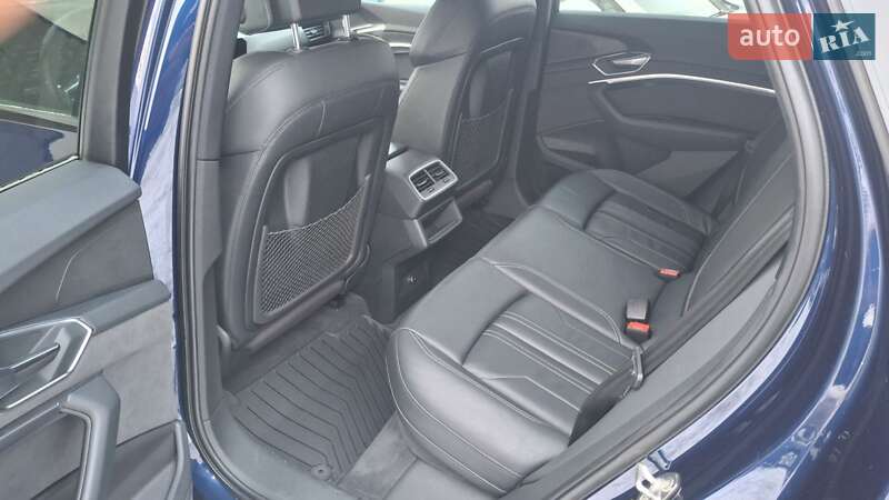 Позашляховик / Кросовер Audi e-tron 2021 в Дніпрі