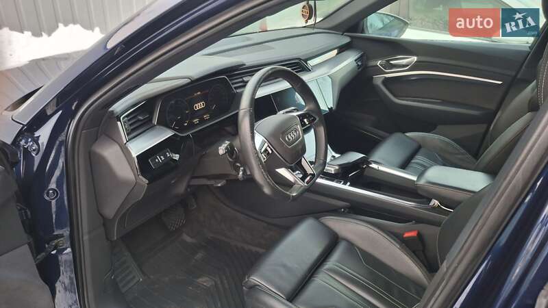 Позашляховик / Кросовер Audi e-tron 2021 в Дніпрі