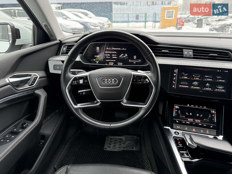 Внедорожник / Кроссовер Audi e-tron 2021 в Киеве