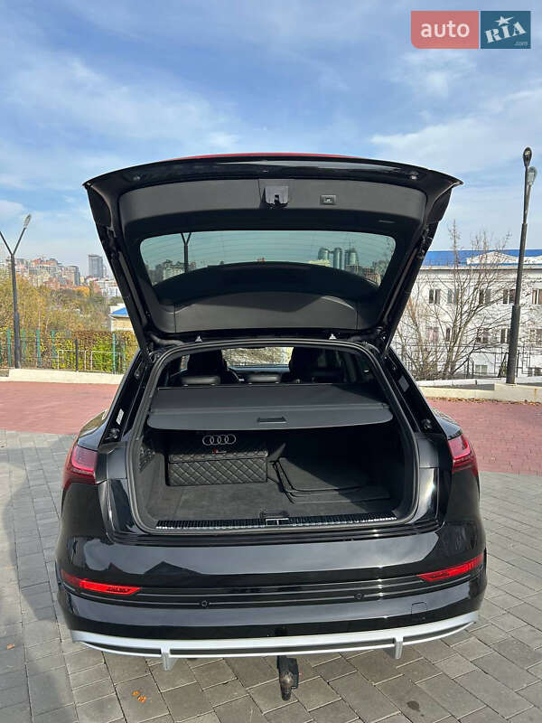Внедорожник / Кроссовер Audi e-tron 2020 в Киеве