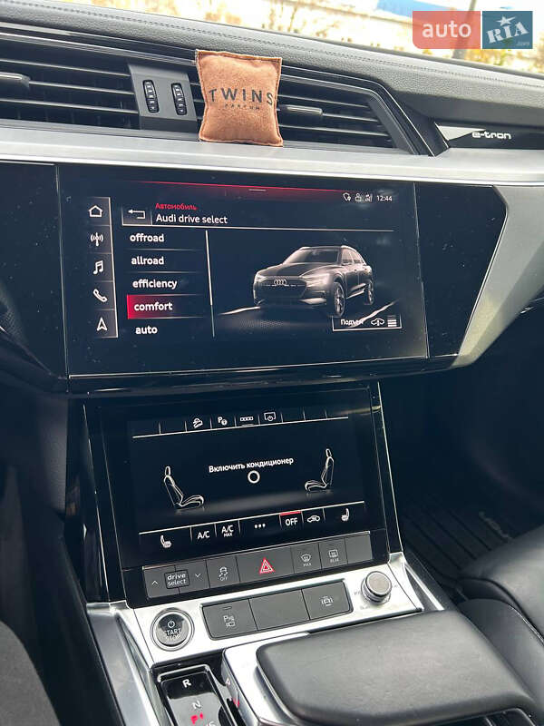 Внедорожник / Кроссовер Audi e-tron 2020 в Киеве