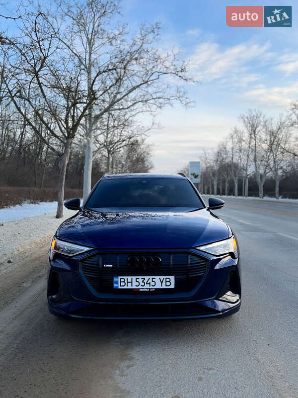 Позашляховик / Кросовер Audi e-tron 2022 в Одесі
