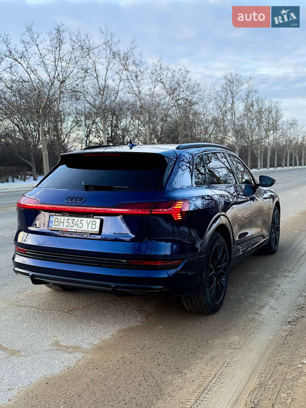 Позашляховик / Кросовер Audi e-tron 2022 в Одесі