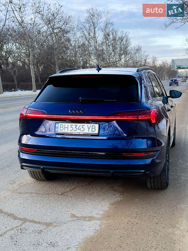 Позашляховик / Кросовер Audi e-tron 2022 в Одесі