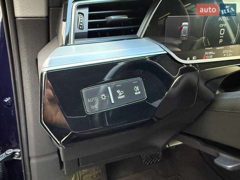 Внедорожник / Кроссовер Audi e-tron 2021 в Киеве