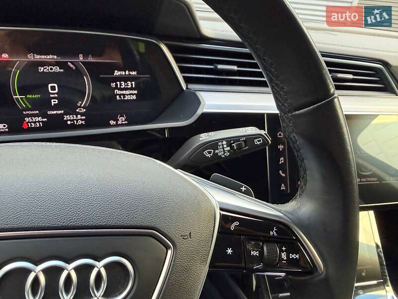 Внедорожник / Кроссовер Audi e-tron 2021 в Киеве