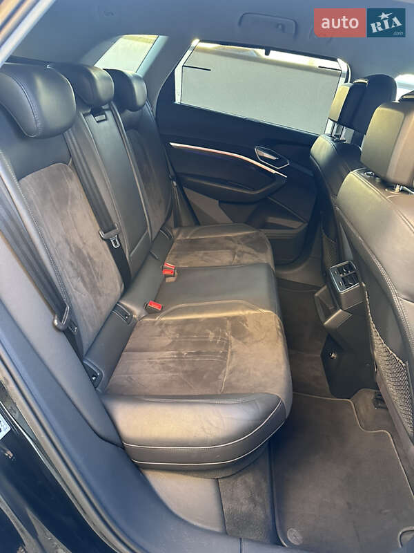 Позашляховик / Кросовер Audi e-tron 2020 в Ужгороді