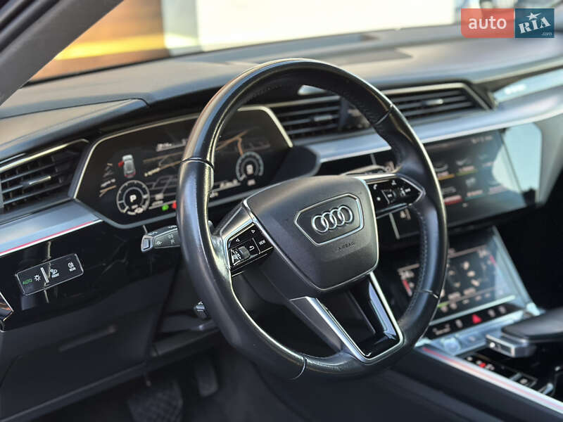 Позашляховик / Кросовер Audi e-tron 2020 в Ужгороді