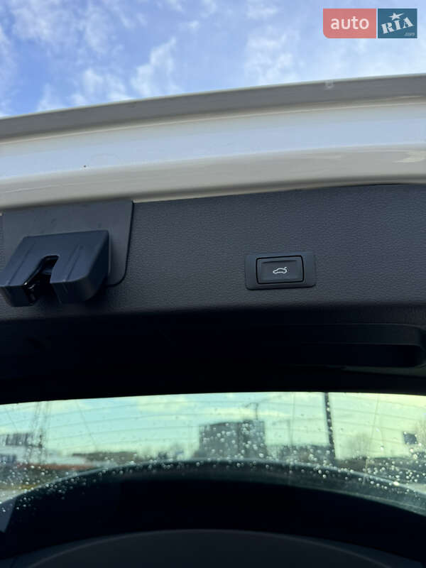 Внедорожник / Кроссовер Audi e-tron 2022 в Ужгороде