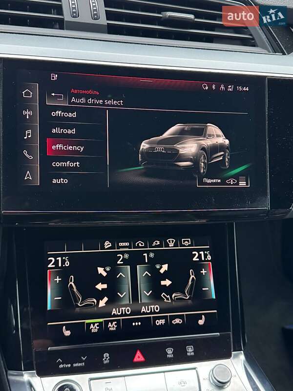Позашляховик / Кросовер Audi e-tron 2022 в Києві фото 32 Позашляховик / Кросовер Audi e-tron 2022 в Києві