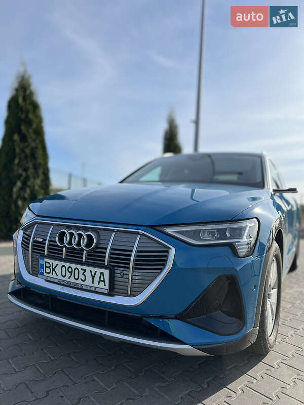Внедорожник / Кроссовер Audi e-tron 2020 в Львове