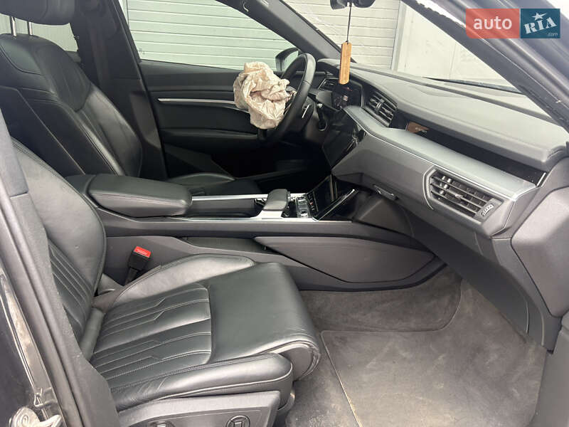 Позашляховик / Кросовер Audi e-tron 2022 в Львові