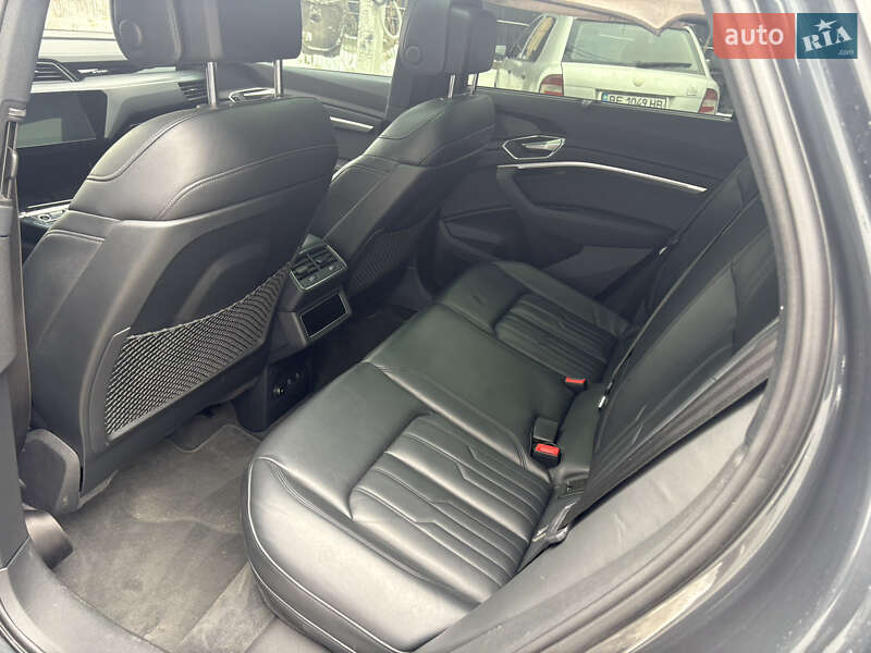 Позашляховик / Кросовер Audi e-tron 2022 в Львові