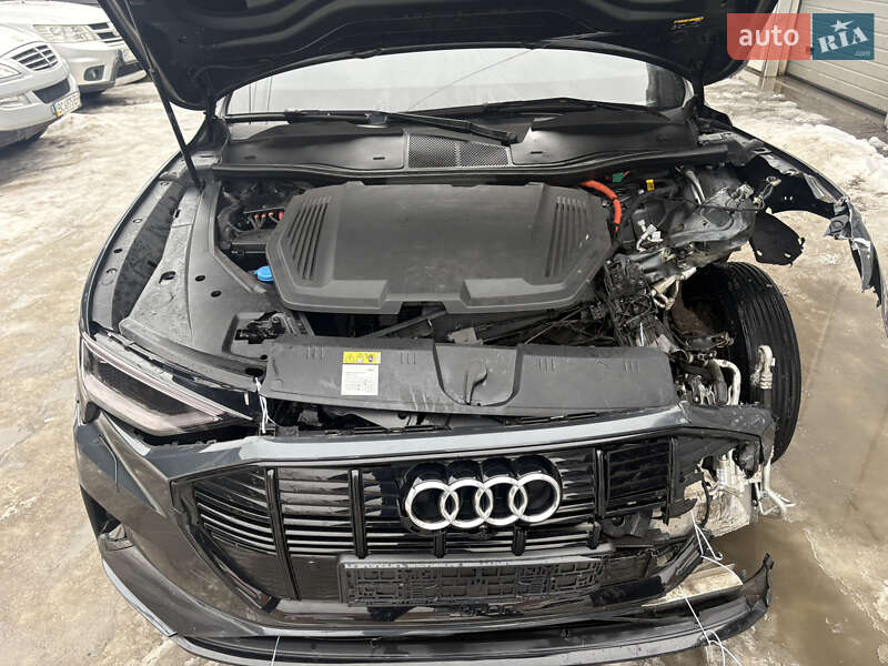 Позашляховик / Кросовер Audi e-tron 2022 в Львові
