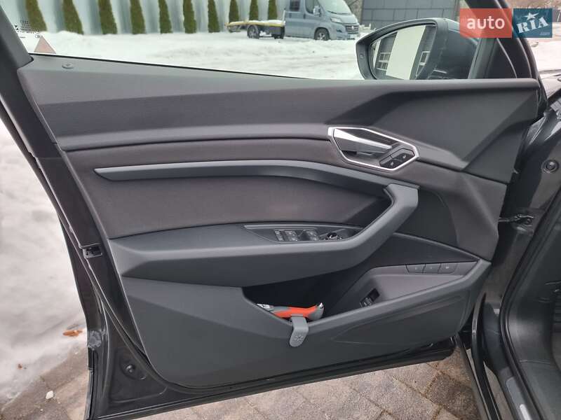 Позашляховик / Кросовер Audi e-tron 2020 в Радивиліві